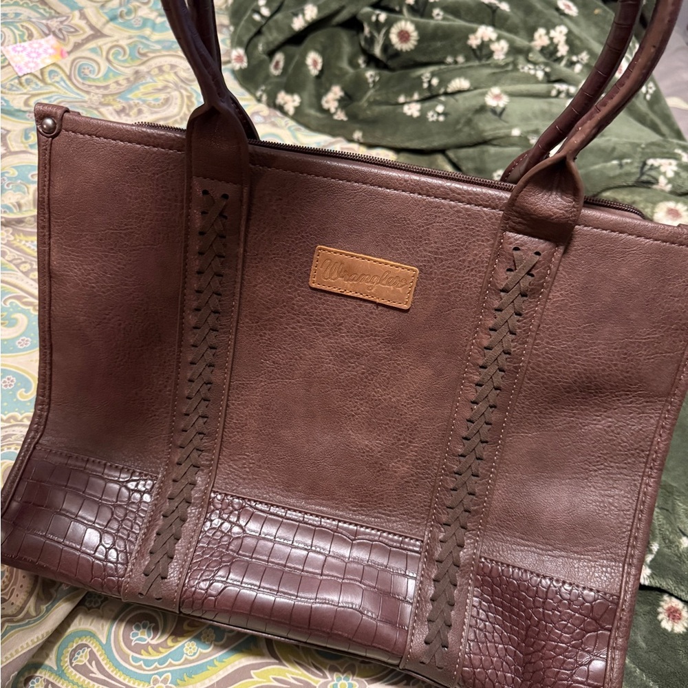 Wrangler Textured Brown Tote Bag